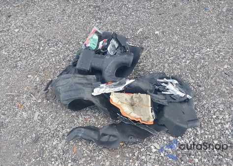 2015 Jeep Cherokee Latitude z USA, uszkodzony, nr VIN 1C4PJMCS2FW615042